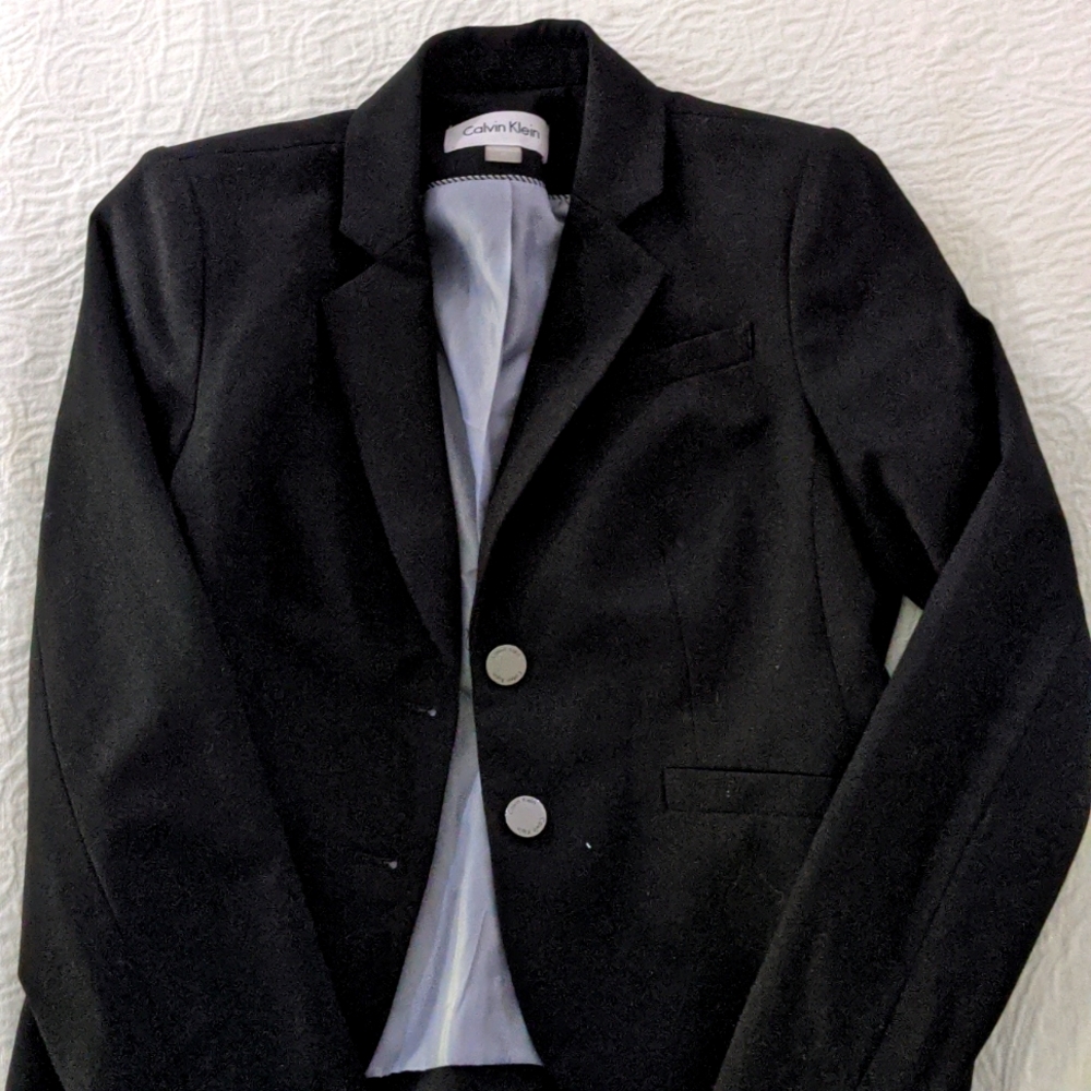 BUNDLE TO SAVE💲Calvin Klein Jacket 4P black 2 silver button detai